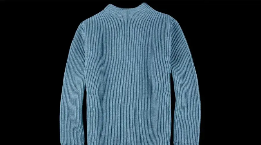  this mid-gauge sweater consists of 19.5-micron wool. 