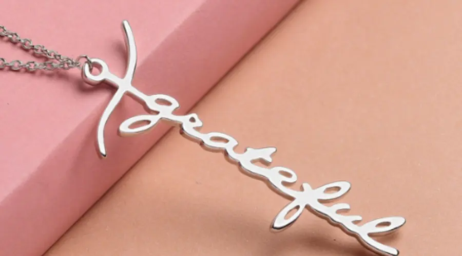  This personalized cross necklace might just be the perfect personalized necklace for mums