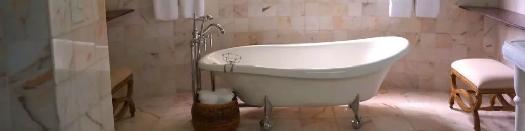 hotels with bath tub
