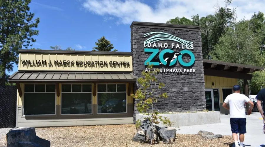 Visit the Idaho Falls Zoo