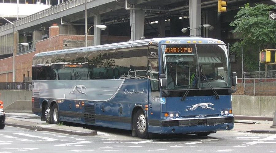 Remarkable features of the bus to Atlantic City by Greyhound