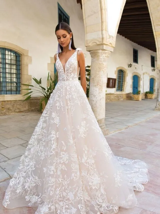 Exquisite Designer Wedding Dresses | Your Dream Bridal Attire
