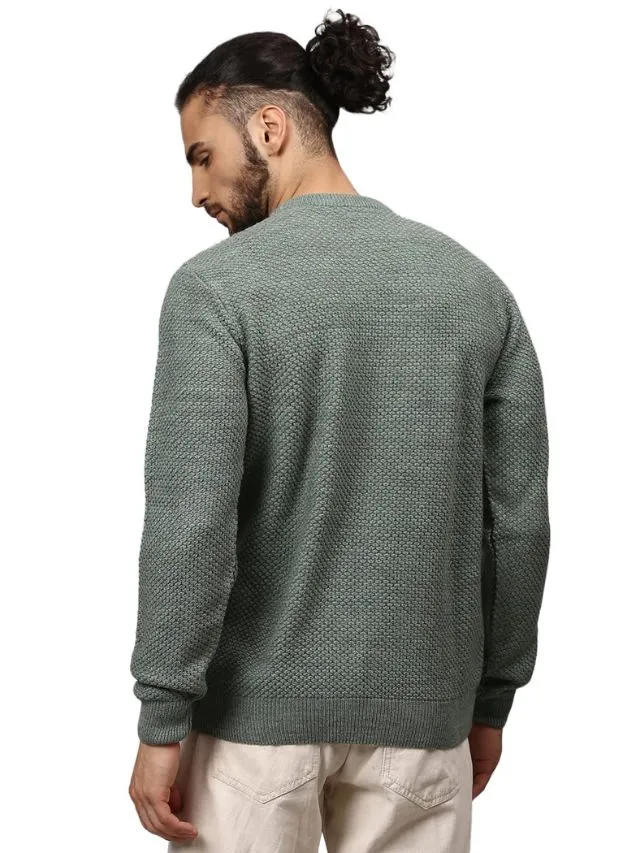 Explore Stylish Men’s Sweaters: Warm & Trendy Options