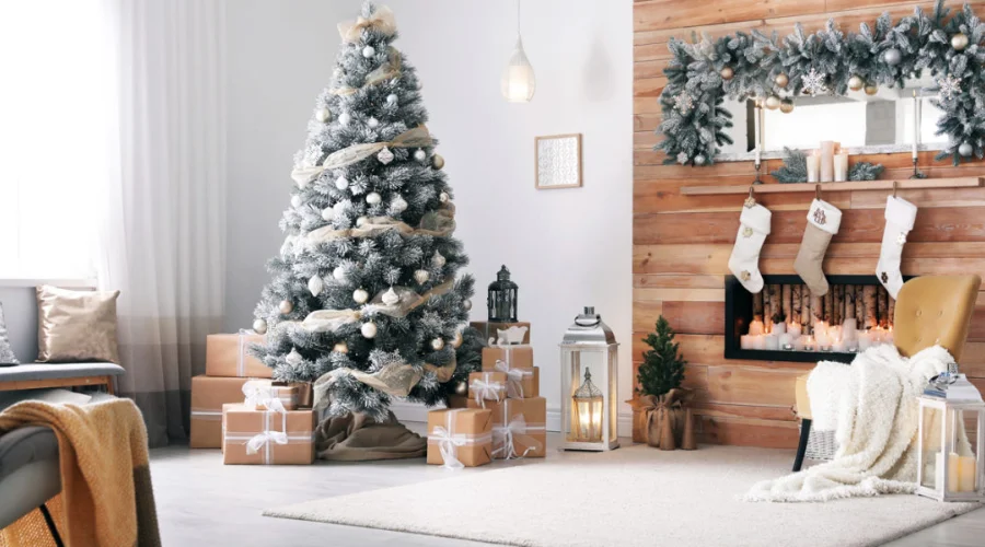 Choosing the Perfect Theme for Your Christmas Tree Decorations