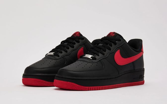 1 Nike Air Force 1 '07