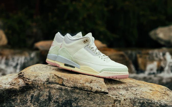4 Air Jordan 3 Retro 'Sail & Jade Aura.'
